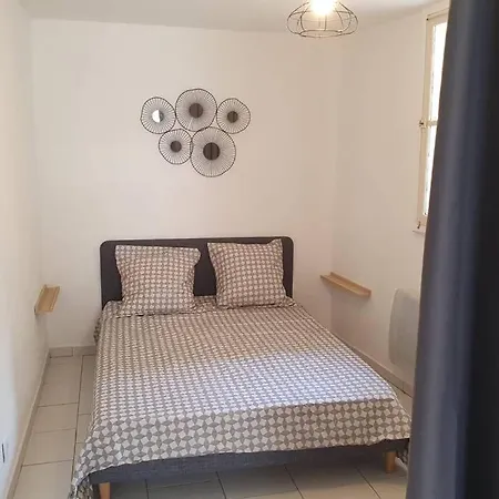 Historical Center Of Appartement Pézenas